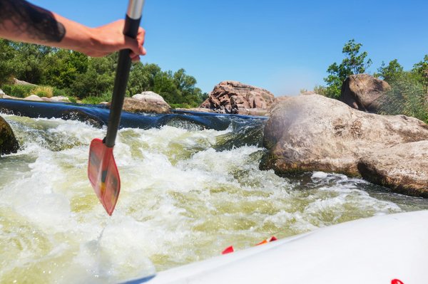 Comment organiser un camping pour faire du rafting en eaux vives?
